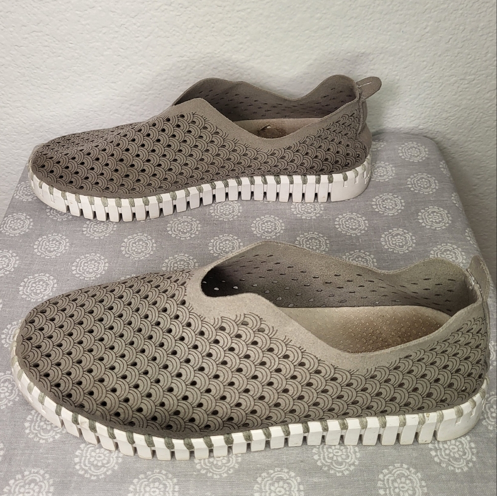 Isle Jacobsen Coastal Water Shoes size 6.5-7